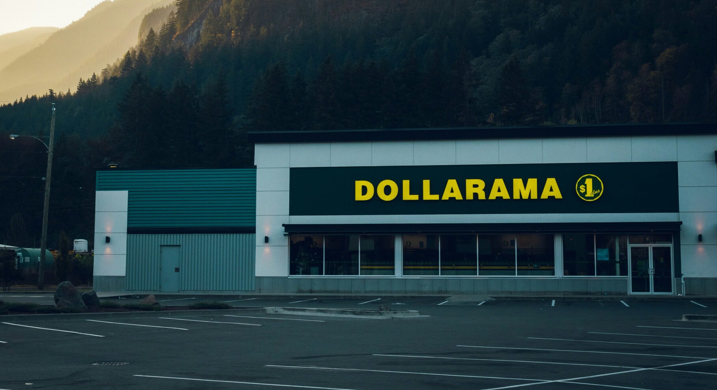 Dollarama Store Front